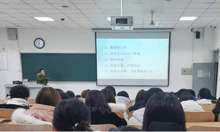 心理学院新生博“导”领航班顺利...